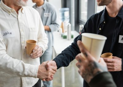 Peer Support vs. 12-Step Groups: What’s the Difference?